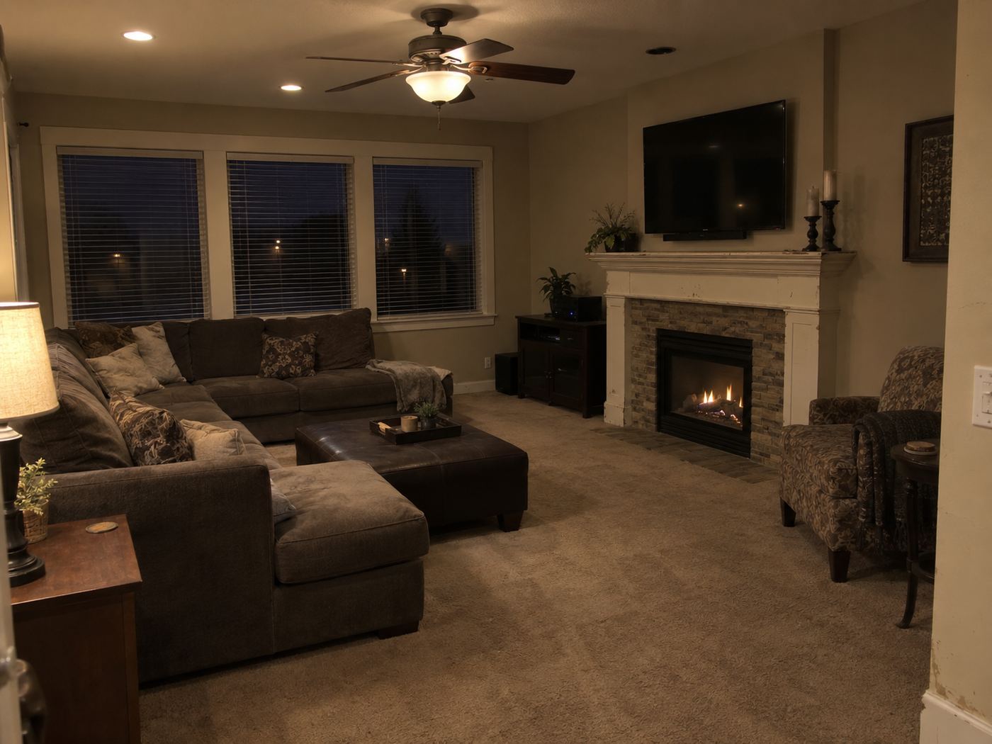 Living room before remodel